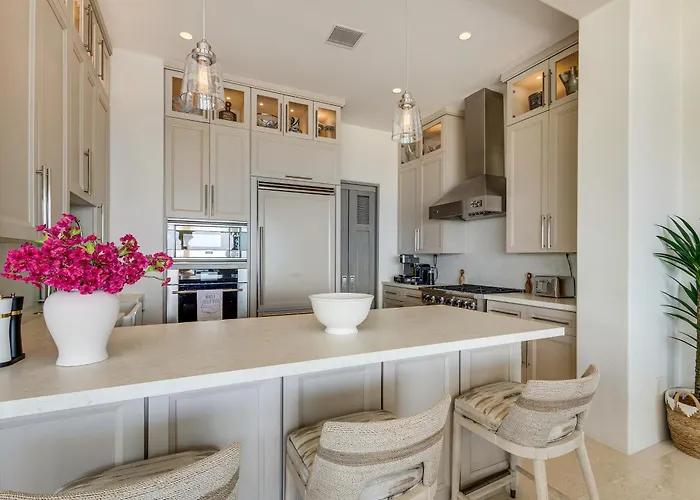 Pool, Hot Tub & Outdoor Kitchen! Palmilla Escape