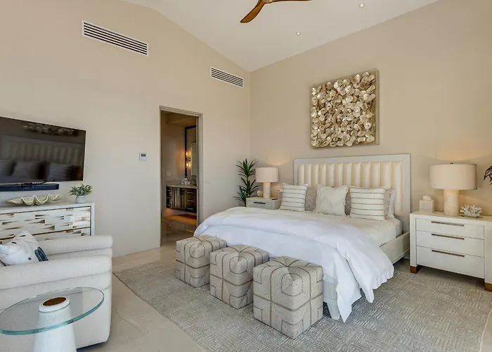 Pool, Hot Tub & Outdoor Kitchen! Palmilla Escape