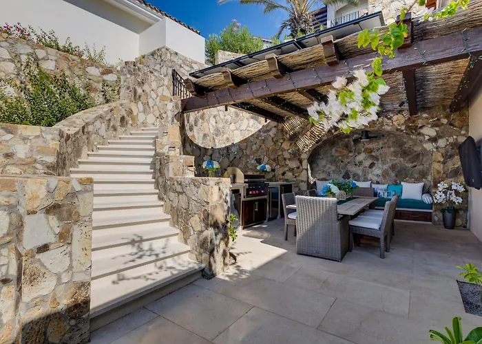 Pool, Hot Tub & Outdoor Kitchen! Palmilla Escape Holiday home